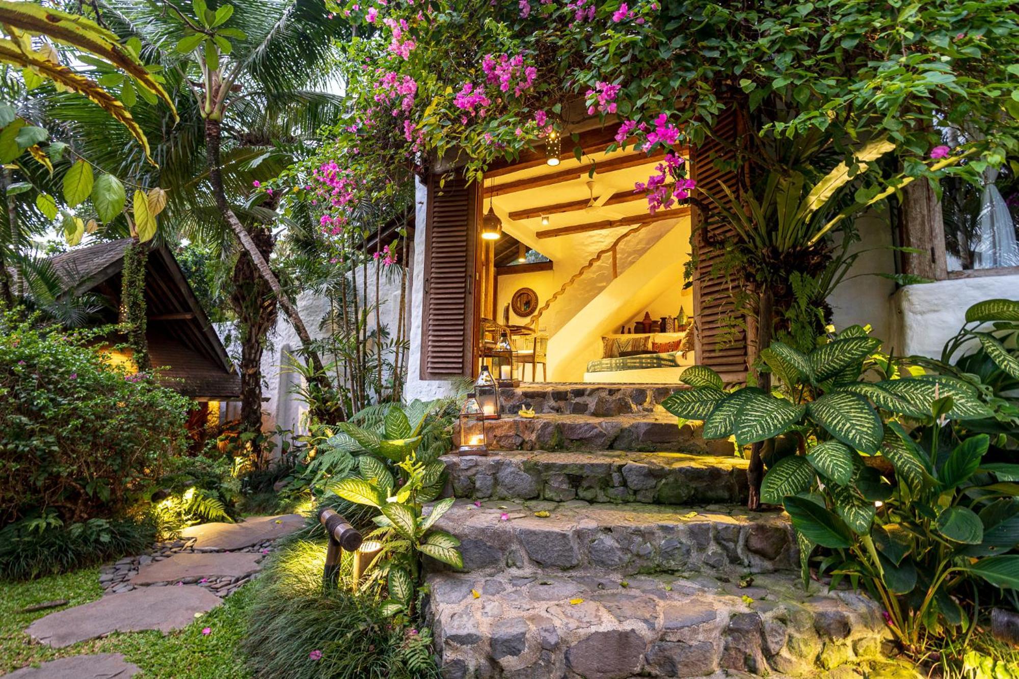 Stone House Hotell Ubud Exteriör bild
